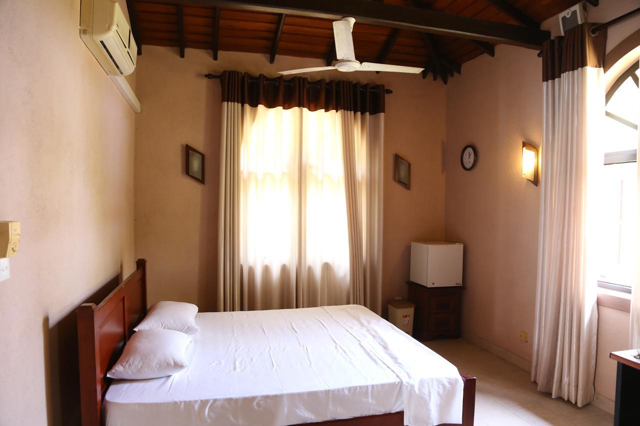 Tropical Villas Negombo Esterno foto