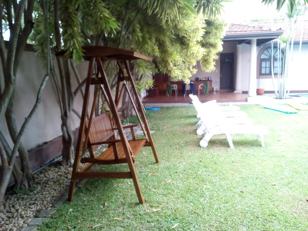 Tropical Villas Negombo Esterno foto