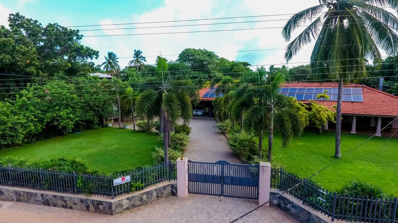 Tropical Villas Negombo Esterno foto