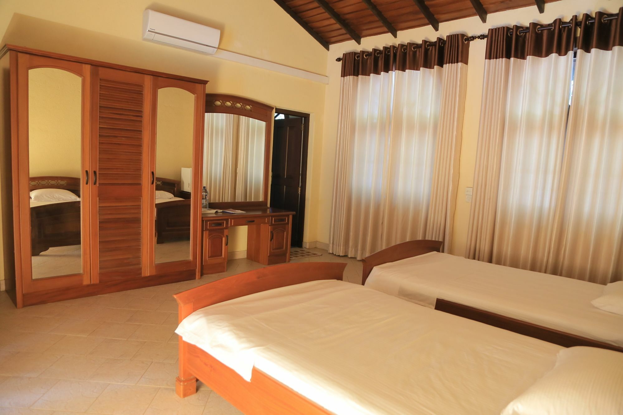 Tropical Villas Negombo Esterno foto